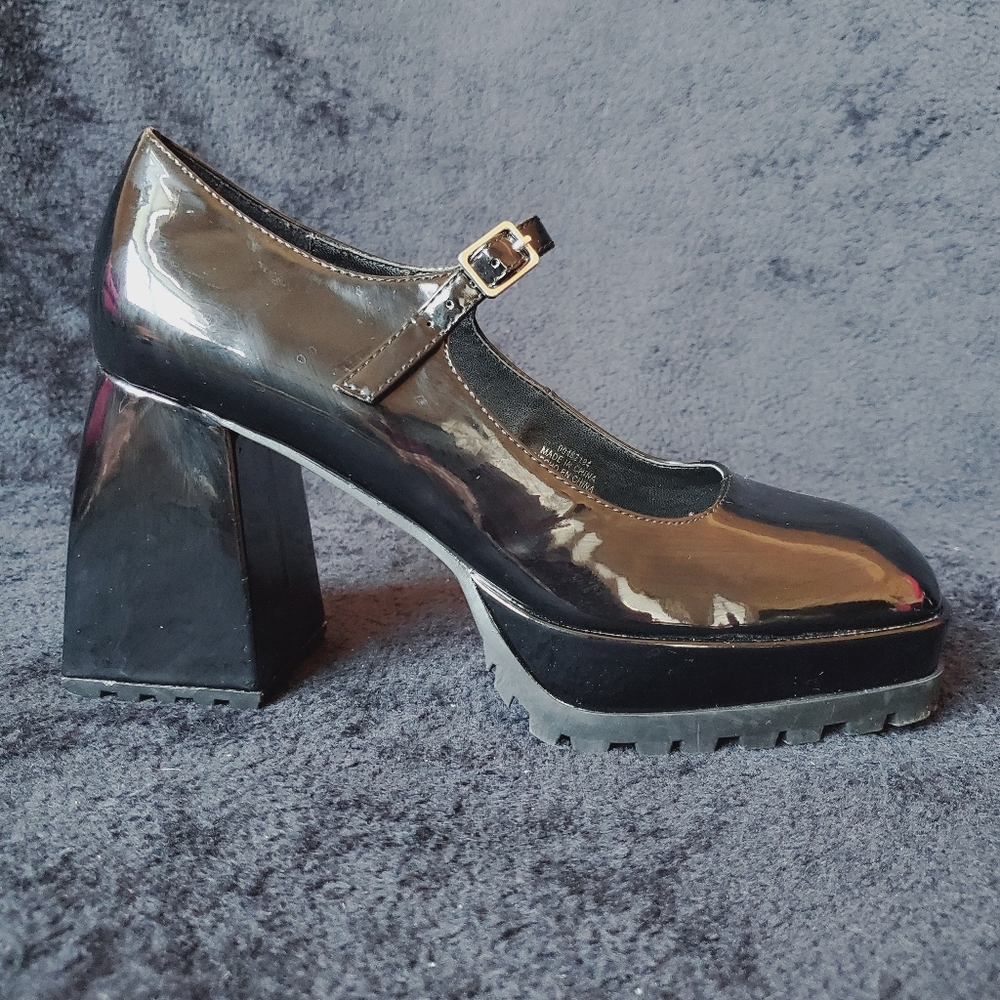 Forever 21 Black Faux Patent Leather Platform Chunky Mary Jane Shoes 7.5